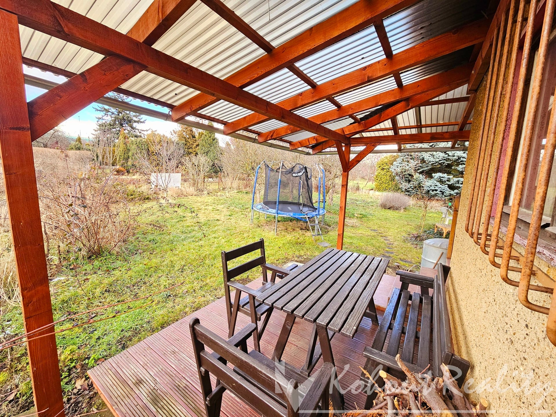 Prodej cihlové rohové chaty 28m2 se zahradou 297m2, Praha 10, Strašnice ulice Dolínecká