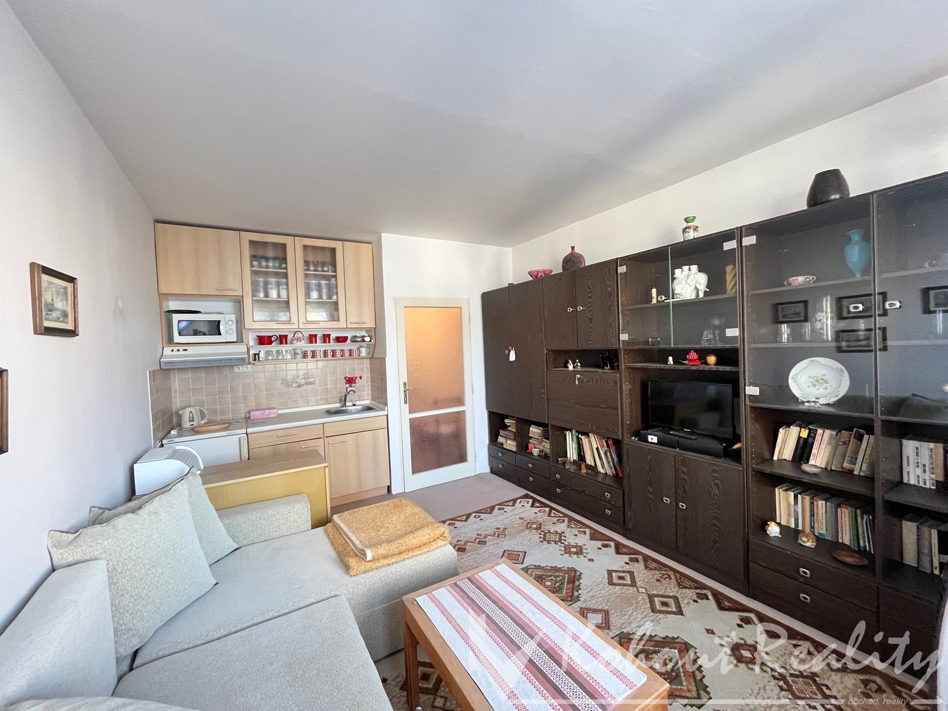 Pronájem bytu 1+kk 28 m2, ul. Počernická,  P10 - Malešice