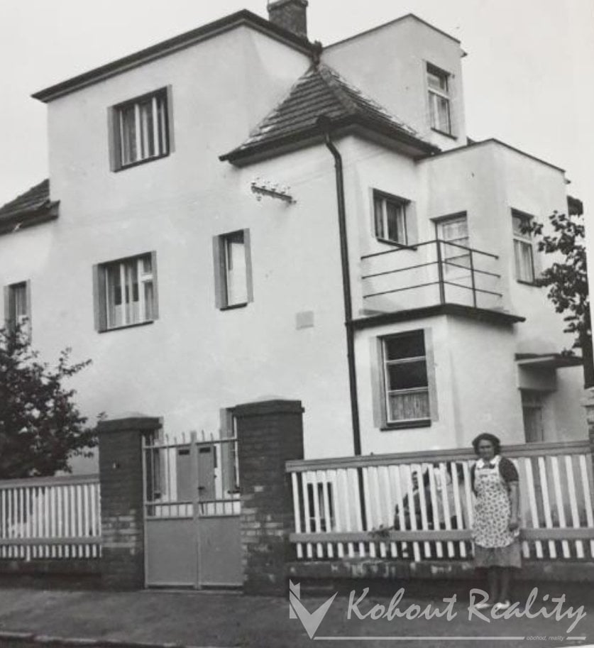 Prodej rodinného domu, 3x byty, 2x garáže, zahrada 603m2, Praha 9 - Satalice, ulice Bošínská