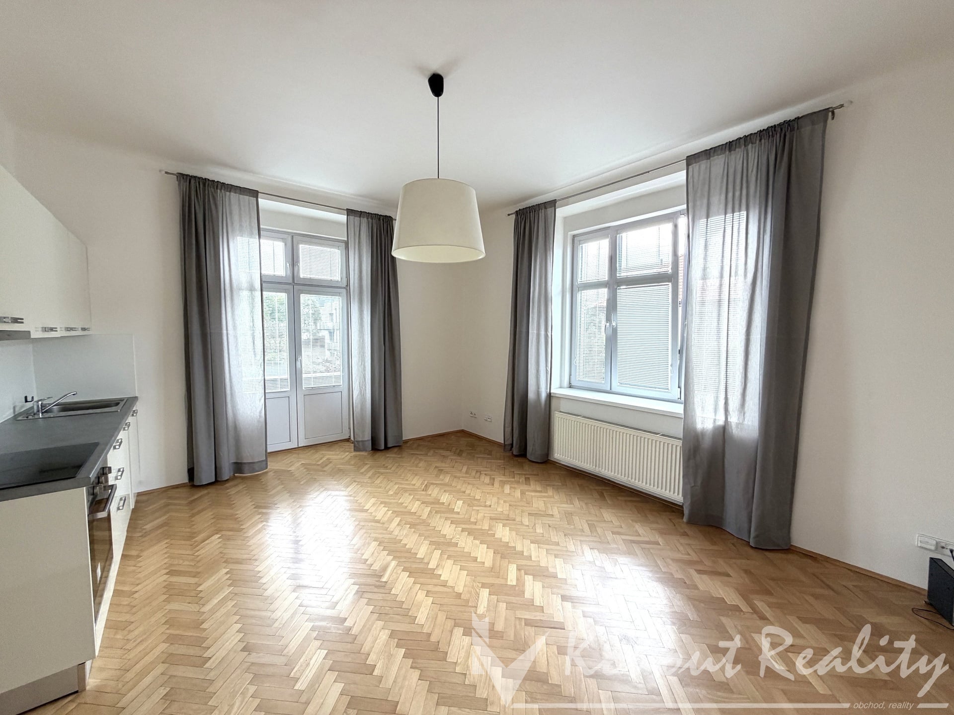 Slunný, cihlový byt v činžovní vile 2+kk/2x Balkon, 53m2, P10, Strašnice, ulice Nedvězská