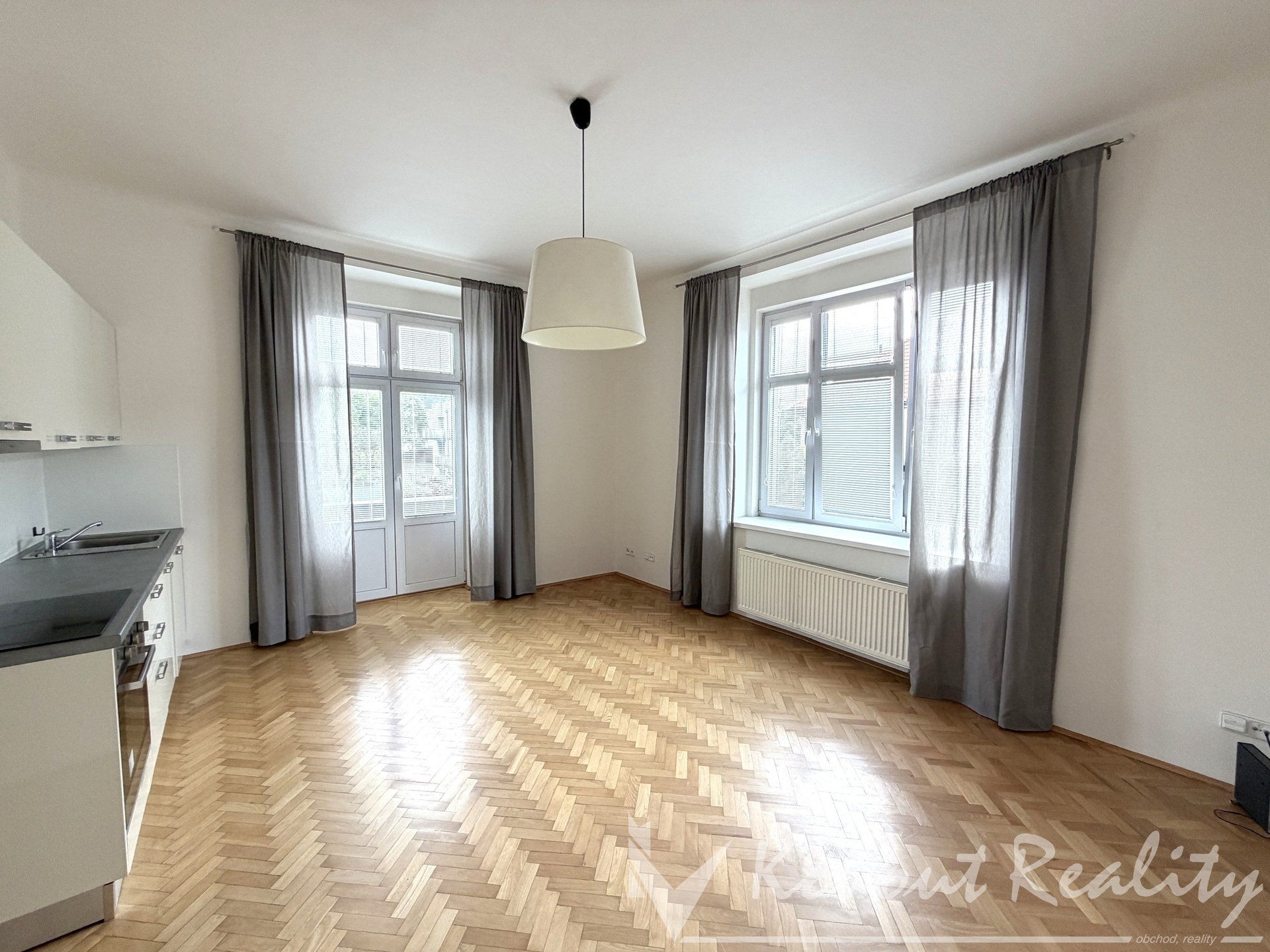 Slunný, cihlový byt v činžovní vile 2+kk/2x Balkon, 53m2, P10, Strašnice, ulice Nedvězská